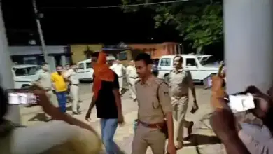 सीधी पेशाब कांड के आरोपी प्रवेश शुक्ला के घर चला बुलडोजर