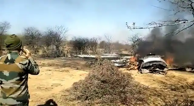 मध्य प्रदेश के मुरैना के पास एक सुखोई-30 और मिराज 2000 विमान दुर्घटनाग्रस्त