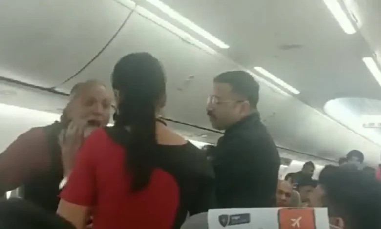 स्पाइसजेट में केबिन क्रू से यात्री ने की बदसलूकी, वीडियो हो रहा वायरल
