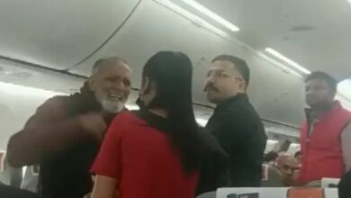 Spicejet Flight: दिल्ली-हैदराबाद फ्लाइट में एयरहोस्टेस से बदसलूकी करने पर आरोपी गिरफ्तार