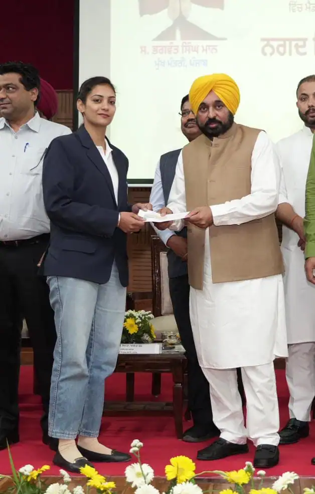 CM HONOURS 147 NATIONAL GAMES MEDALISTS WITH CASH REWARD OF RS. 5.43 CRORE
