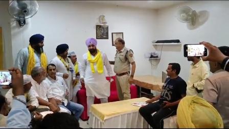 मुख्यमंत्री खट्टर के दौरे से पहले AAP नेताओं को पुलिस ने किया गिरफ्तार