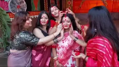 चंडीगढ़: सिंदूर खेला के साथ दुर्गा पूजा संपन्न, कालीबाड़ी में हुआ सिंदूर उत्सव