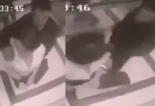 लिफ्ट में अकेली महिला को छेड़ रहा था शख्स